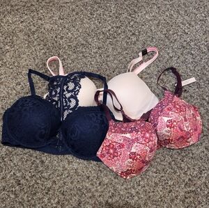 NWT Victoria's Secret Blue and Pink Bra Set Intimates & Sleepwear - Size 36C